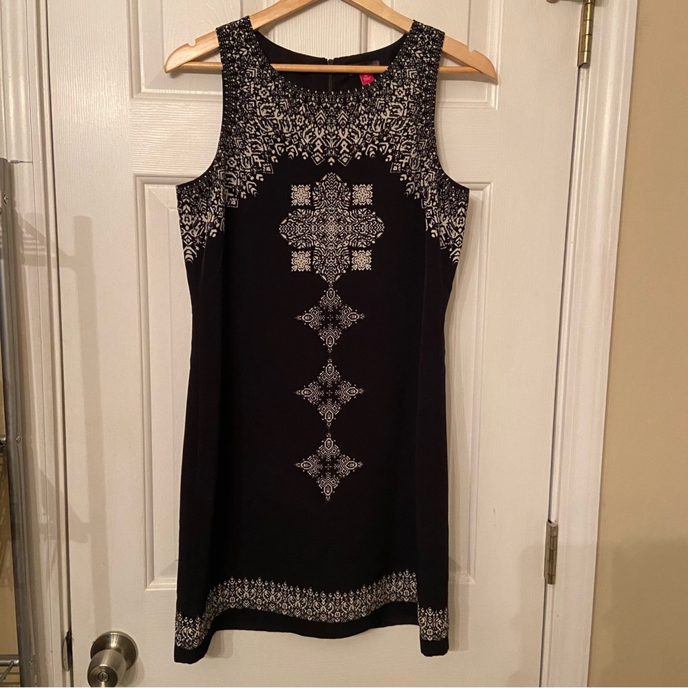 Vince Camuto black print sheath dress Size 8P